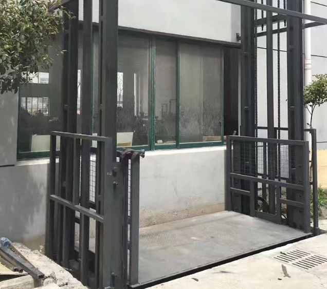 平和导轨式施工升降机助力民生工程提速增效