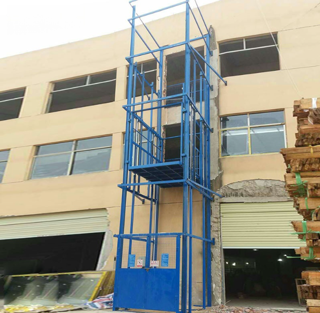 平和建材厂室外物料提升